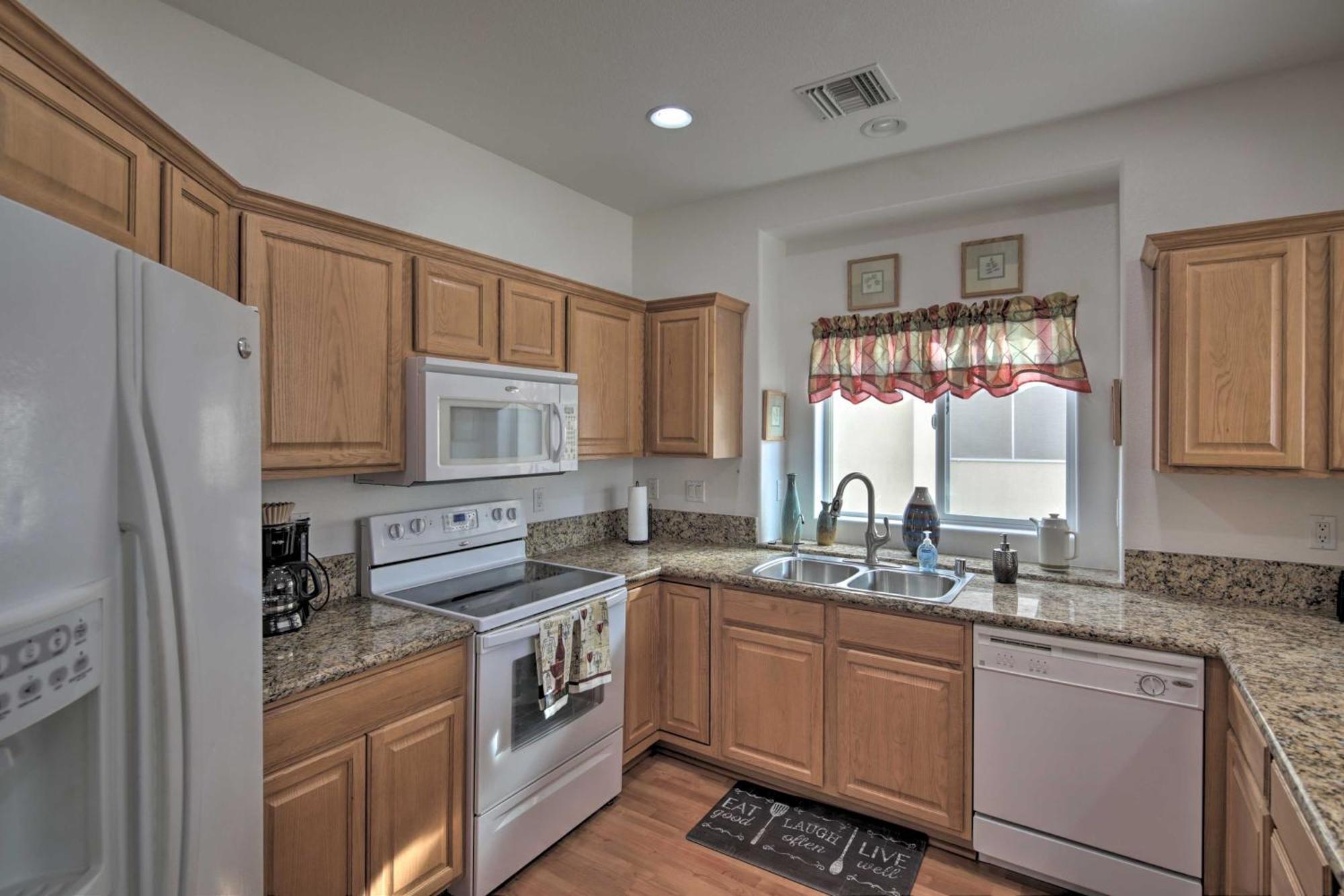 Desert Condo With Pool About 3 Miles To Colorado River! ブルヘッド・シティ エクステリア 写真